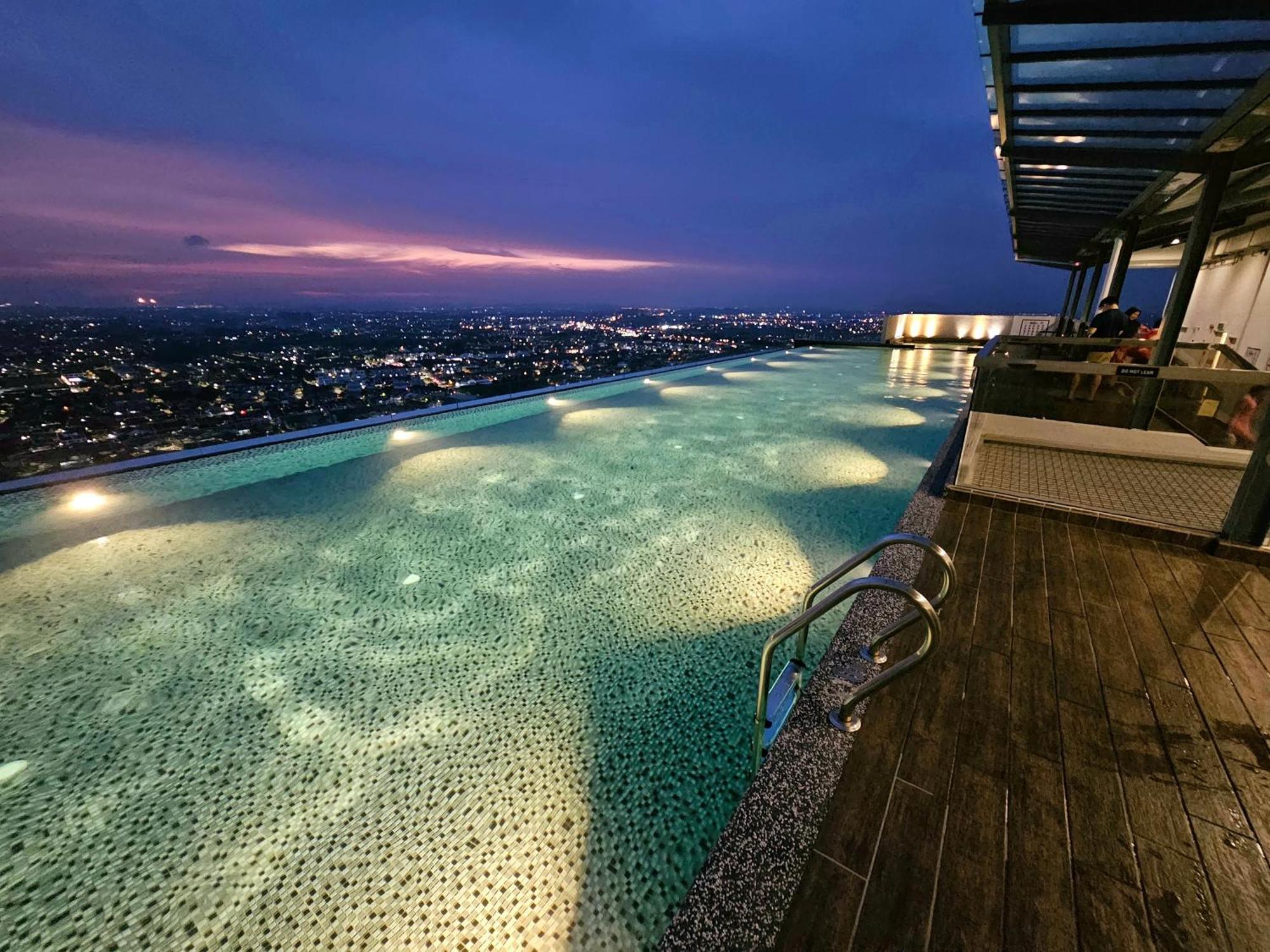 Quartz Paragon Suites Melaka By Ggm Malacca Exterior foto